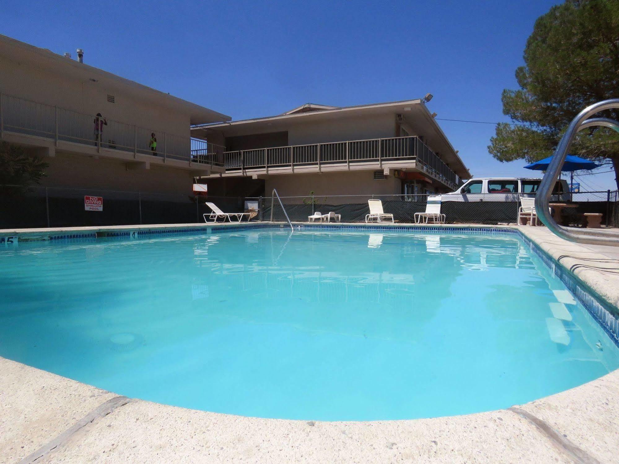 Desert Palace Inn Barstow Exterior photo